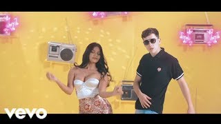 Rebota Remix - Guaynaa, Nicky Jam, Becky G, Farruko, Sech (Music Video). Resimi