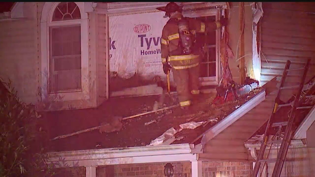 House catches fire after lightning strike - YouTube