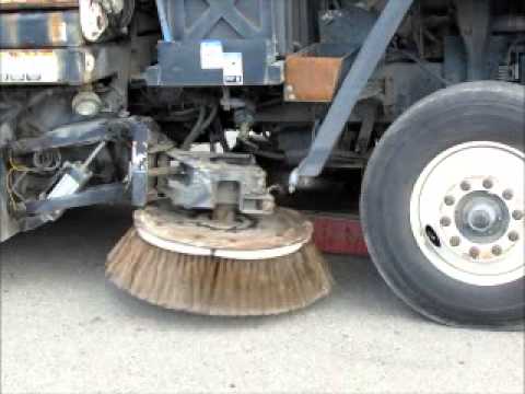 Mobil Sweeper Sold! 2007 Schwarze M6000 Hydraulic Mobile Sweeper Broom Truck bidadoo ...