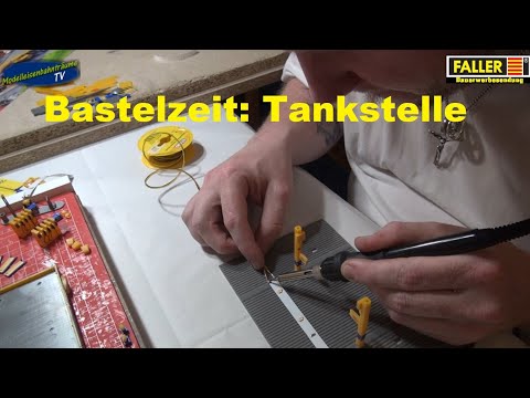 Bastelzeit: Faller 130589 Tankstelle...