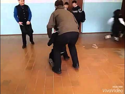 разбил нос в школе