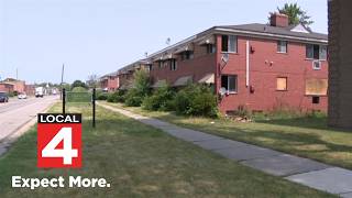 Neighbors feel unsafe as squatters, drug activity go on at vacant Detroit apartment