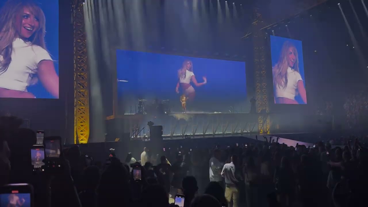 Tate McRae Live - Miss possessive / No I’m not in love - October 9th, 2025