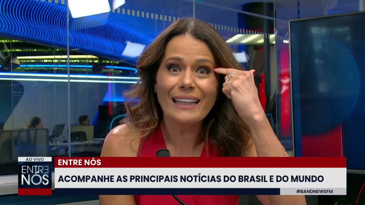 Adriana Araújo: Vai um suco de deboche aí? Traficante prestigia posse da namorada delegada