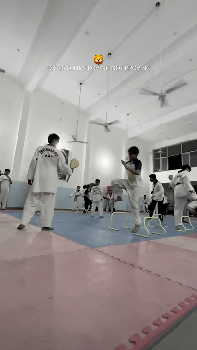 देखों ओर सिखो#tigertaekwondoacademyy  #panipat #fighters #training  #youtubeshorts