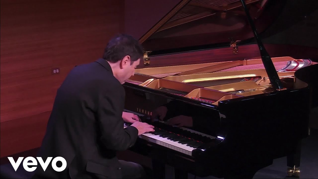 Bob Mamet - Paris, Spring (Official Music Video)