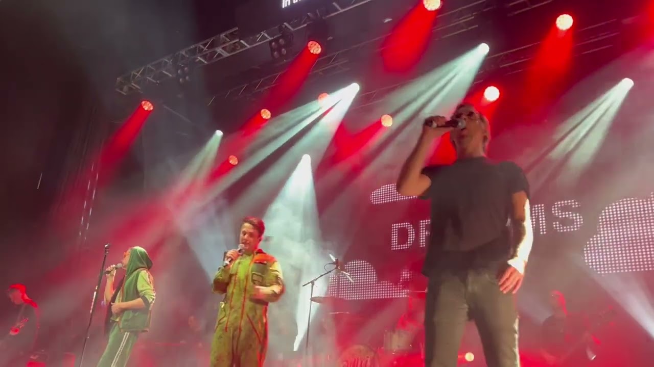 Ylvis Live @ Sentrum Scene (11.03.2023) - Massachusetts (Ft. Calle)