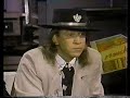 Capture de la vidéo Stevie Ray Vaughan & Dt On Much Music - Interview 1988