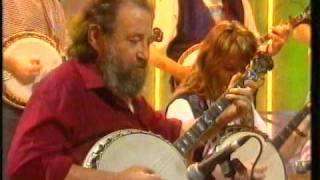 Barney MacKenna's Banjo Band Play the High Reel chords