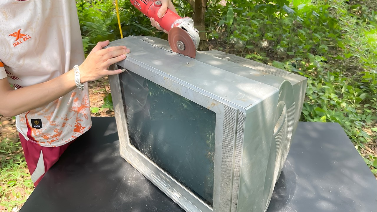Миллионы людей не знают этот секрет😱!! Разрезайте старые телевизоры и зарабатывайте кучу денег