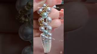 Easy, chic, and handmade#DIYBracelet #BeadedJewelry#PearlBracelet #HandmadeJewelry#CraftIdeas #diy