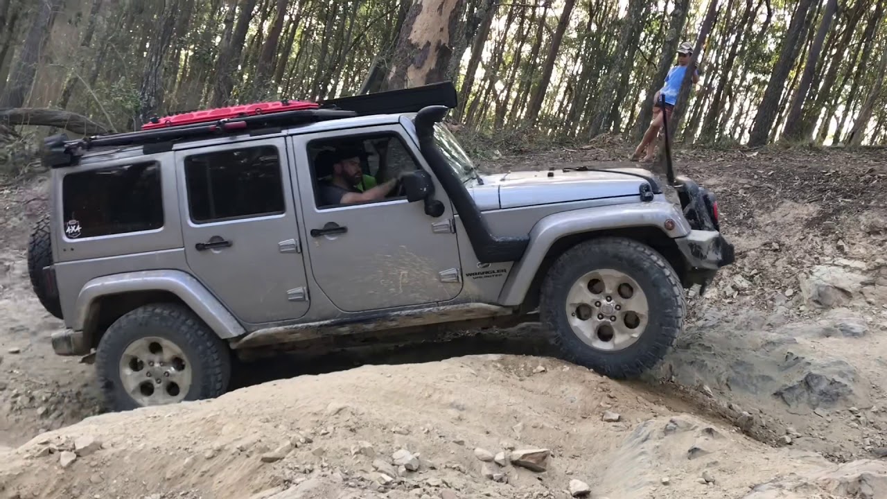 Upper Ormeau Hills 4X4 Tracks - Mates & us out having a bit of a play! SCOZA 4X4