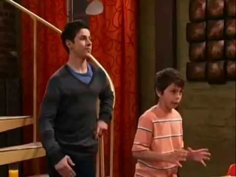 Jake T. Austin - Wizards Of Waverly Place S01E03