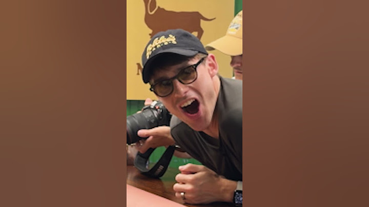Two Brits try #1 Texas BBQ