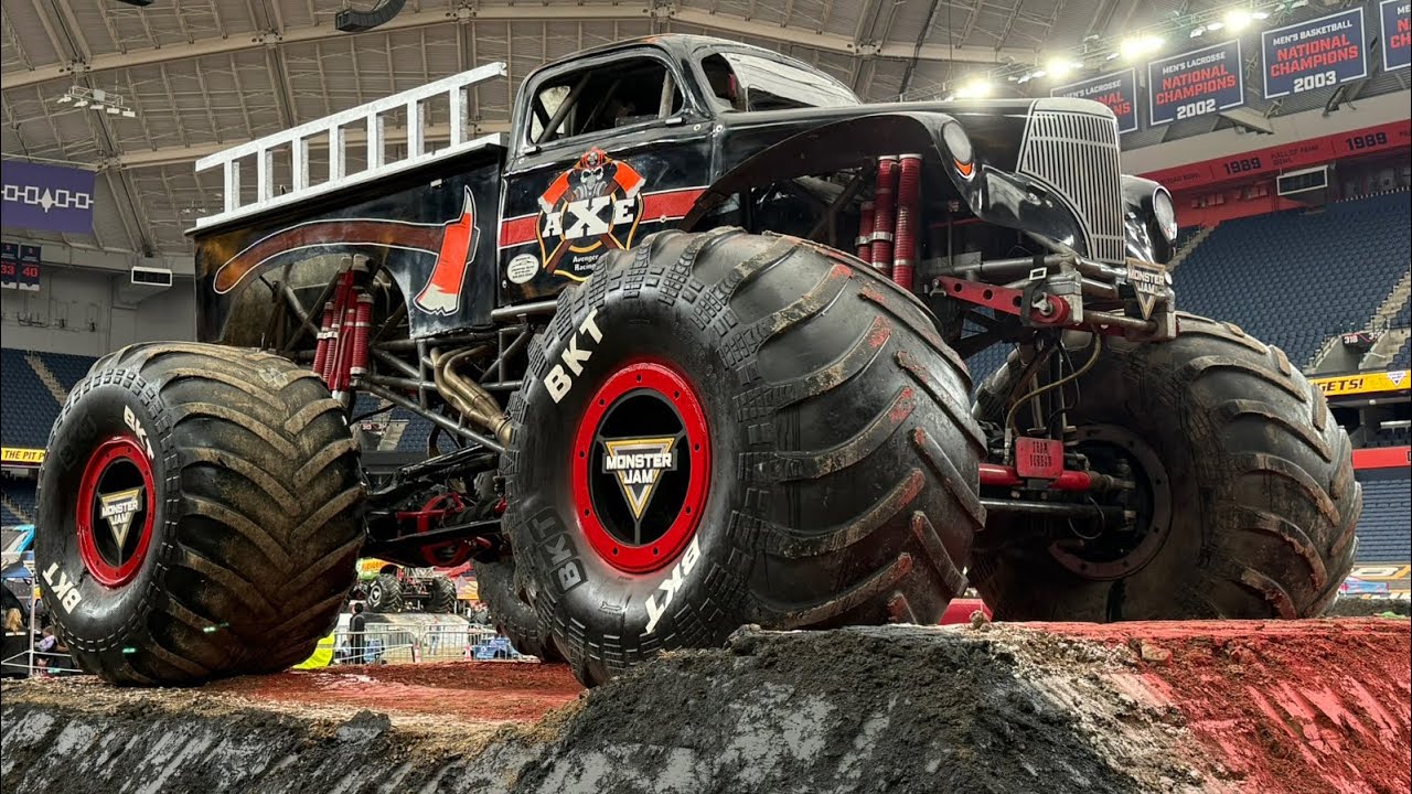 Joe Foley Syracuse 2025 full freestyle in Axe - Monster Jam - YouTube