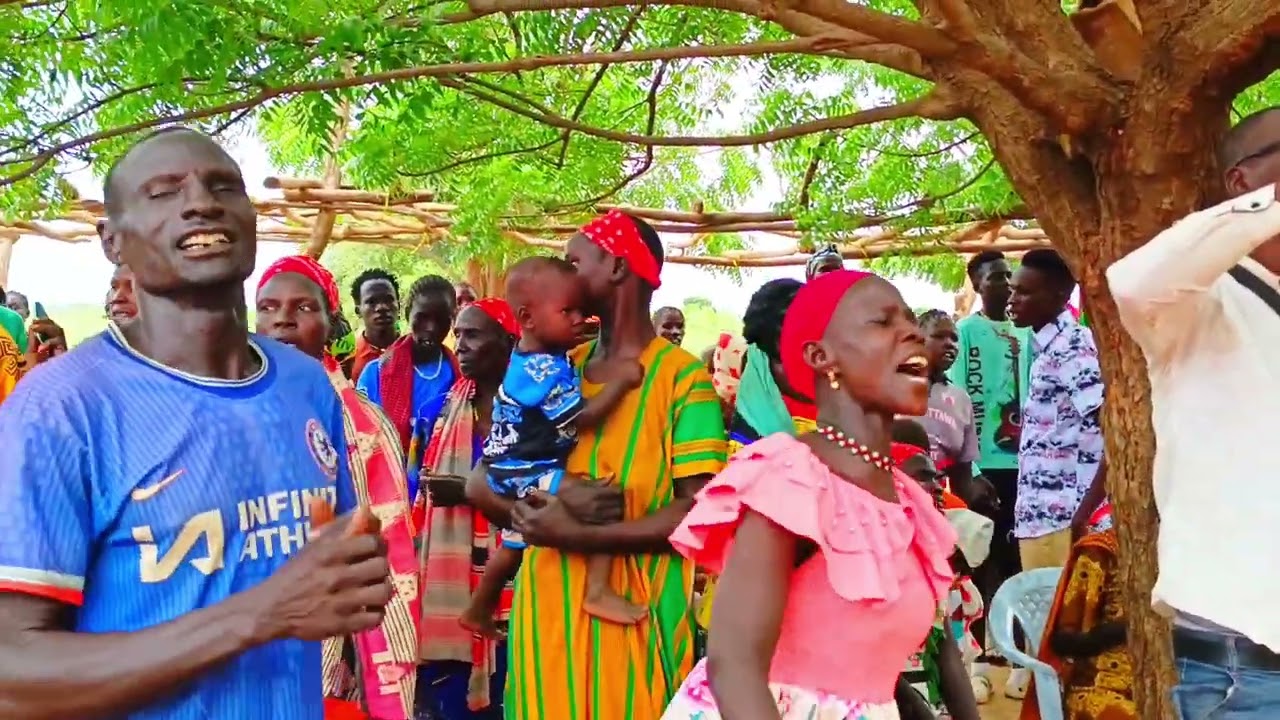 Tananga Akimayima kanga Nikon