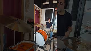 #chrinchmarion ,playing on my little set Premier 28"marching BassDrum ludwig Supraphonic LM402TL ✋️😎