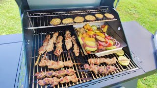 Шашлычки с овощами на газовом гриле. Свиная шейка