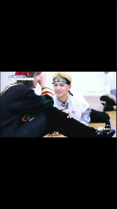 Justin acting to win cheng xiao's heart😄😍Their bond so cute💞#chengxiao #wjsn #funny #chinesedrama