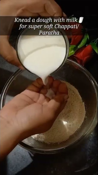 👌Best way to make SOFT Chapati/Paratha for Tiffin 🤩🤩 #shorts #kitchentips