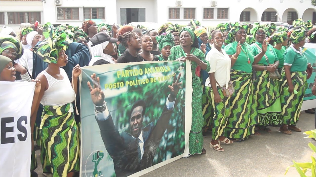 8 марта OMM и ANAMOLA объединяются в праздновании Дня женщин.