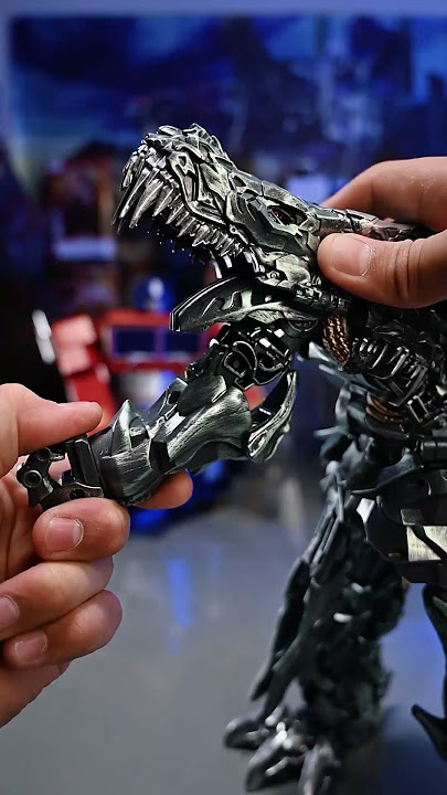 Grimlock #optimus #optimusprime #robot #transformers #transformation #robosen