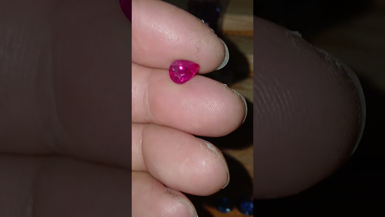 Blue sapphire white pink yellow sapphire ceylon quartz zamrud colombia ruby burma ruby madaqascar