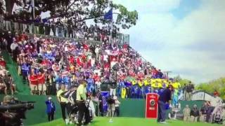 Something You Rarely See - Bubba Watson Hits With Crowd Cheering Wildly
