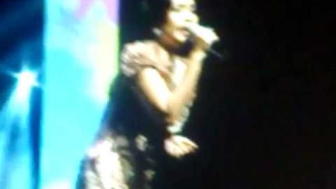 Ikke nurjanah "sun sing suwe" live di hongkong