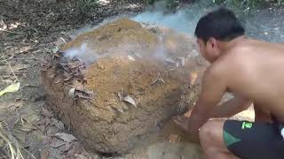 Primitive Life Make Charcoal by Wet Wood and Open Stove