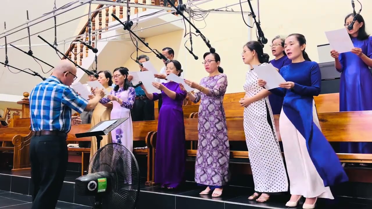 Xin dâng lên _ Hoàng Vũ