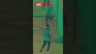 ফিজের ইয়র্কারে মুগ্ধ ফিল সিমন্স! থাম্বস আপ দেখিয়ে করলেন প্রশংসা।