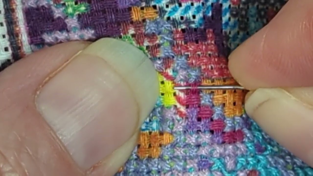 Присоединяйтесь к нам и займитесь рукоделием с Кристал в @Inhousecrafter. Урок по началу работы с...