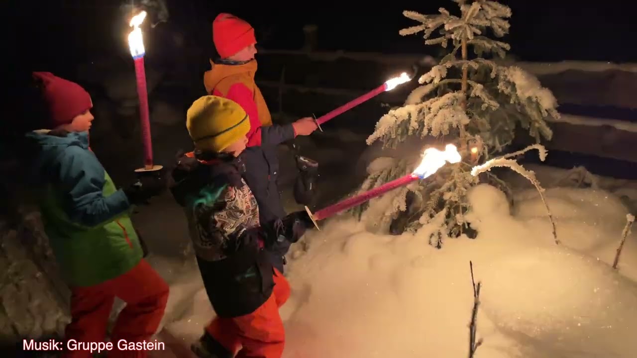 Bad Gastein Kötschachtal, eine winterliche Fackelwanderung ist ein besonderes Erlebnis.