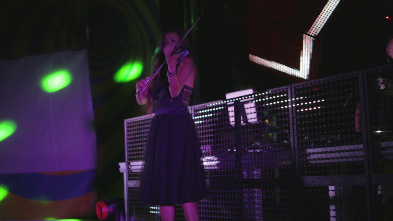 Maria Manousaki violinist Dj party