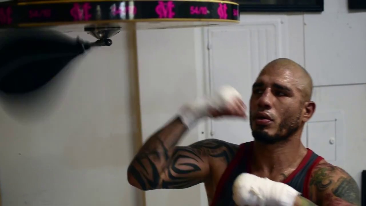 Miguel Cotto Working His Custom Speed Bag - First Rate Boxing - YouTube