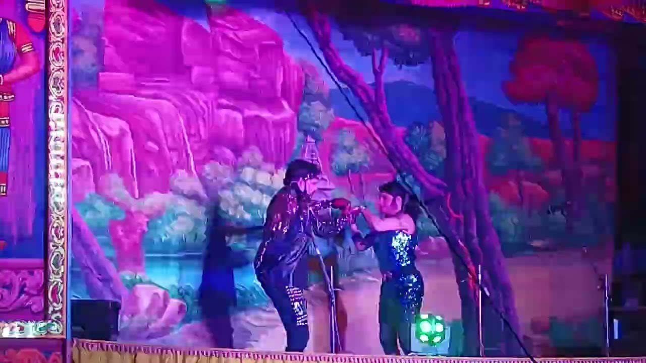 ವಿಲನ್ ರೋಮ್ಯಾಂಟಿಕ್ ಸಾಂಗ್ ಒಂದು ಗಂಡು ಹೆಣ್ಣು ಈ ಸೃಷ್ಟಿಯ ಕಣ್ಣು ಈ ಸಾಂಗಿಗೆ ಸುಂದರ ಸಾಮಾಜಿಕ ನಾಟಕ           ದೀಪ 