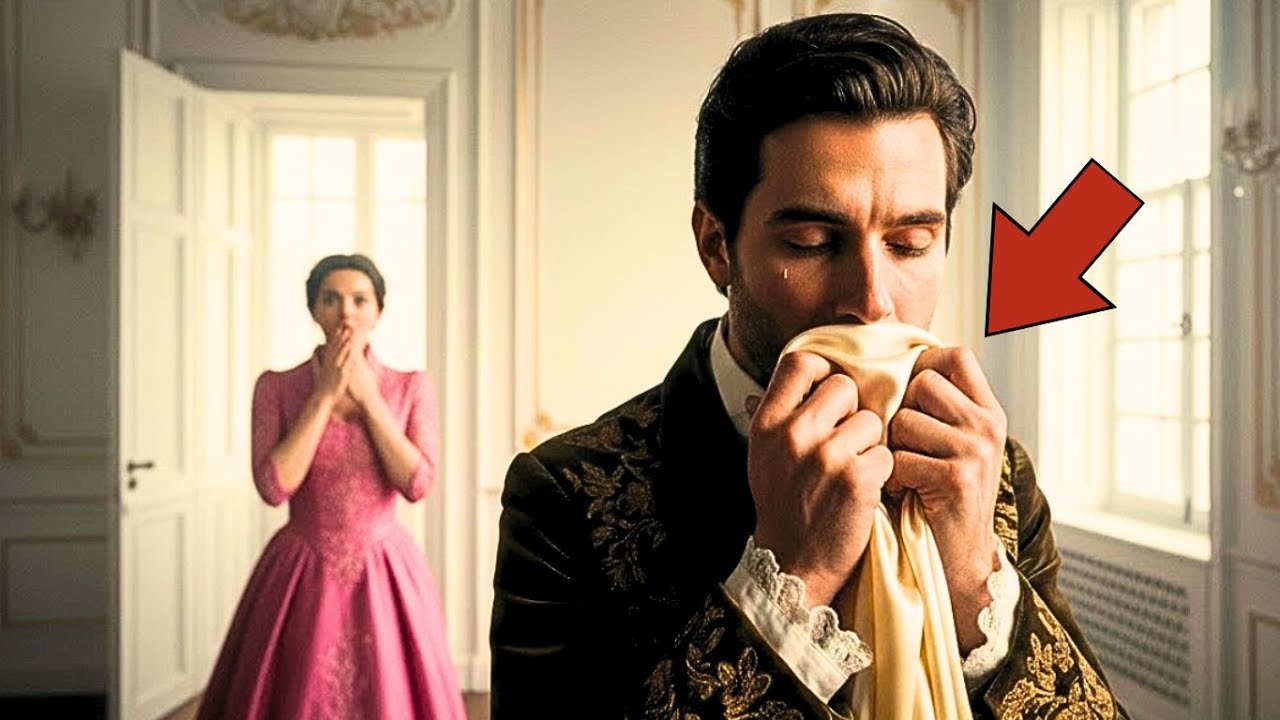 Elle revint pour le châle oublié dans le carrosse… et surprit le Duc le pressant contre son visage