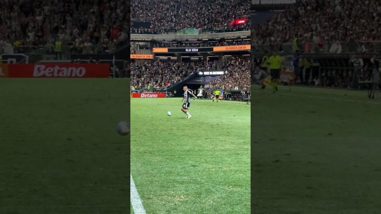 GOOOOOOLAAAAÇO!!! GUILHERME ARANA, O MELHOR LATERAL DO BRASIL, AMPLIA O PLACAR NA ARENA MRV!