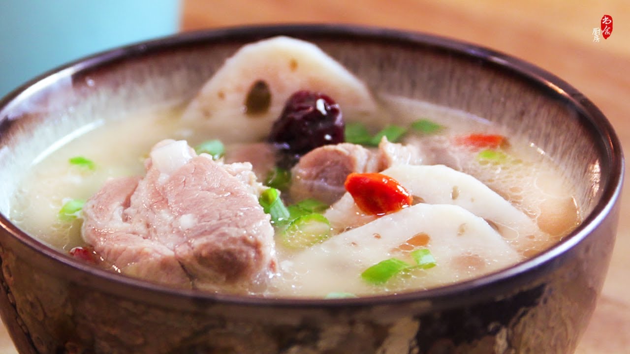 ⁣老妈常炖的汤，喝一口超级舒服！养生莲藕排骨汤 Lotus Root Soup With Pork Ribs, super comforting & handful of ingredients