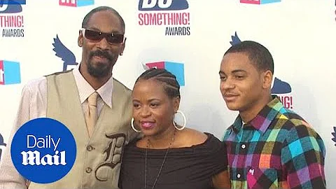 Snoop Dogg, Shante Broadus and Corde Calvin Broadu...