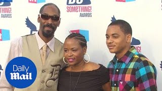 They've been together for 25 years. but snoop dogg and his wife shante
broadus are still going strong, as evident by the 42-year-old's latest
instagram post....