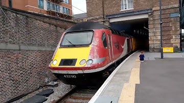 43290 + 43299 Departing London Kings Cross with a 5 tone. 05/09/22.