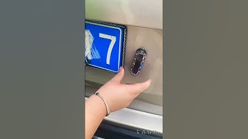 Flashing Brake Lights – Activate when the driver brakes suddenly, warning drivers behind