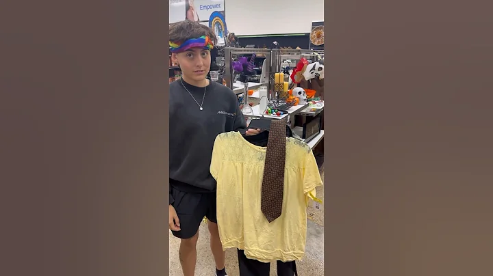 Blind thrifting w my roommate🤌🤠 by Carter Kench #shorts