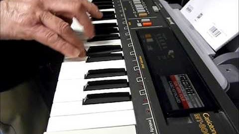 Casio MT-800 + Distortion Pedal!