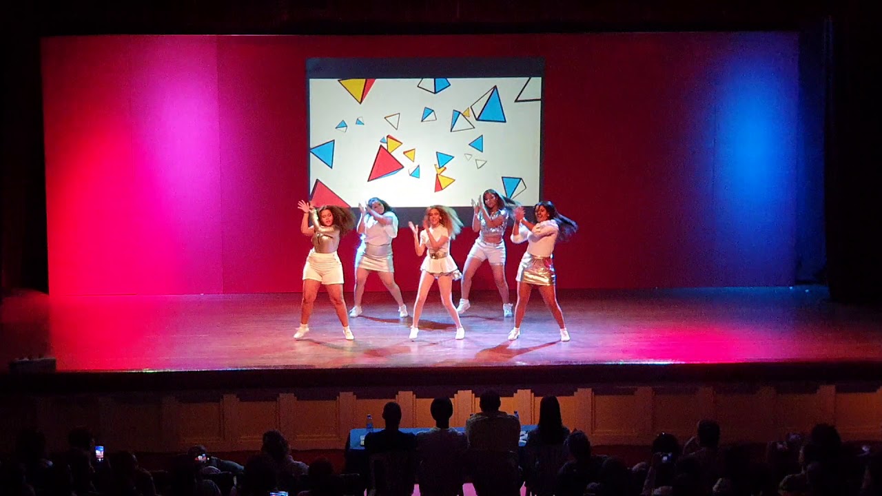 Ireumi Eobseo @ Hallyu Star Competition 2020 - OH MY GIRL/TWICE/IZ*ONE