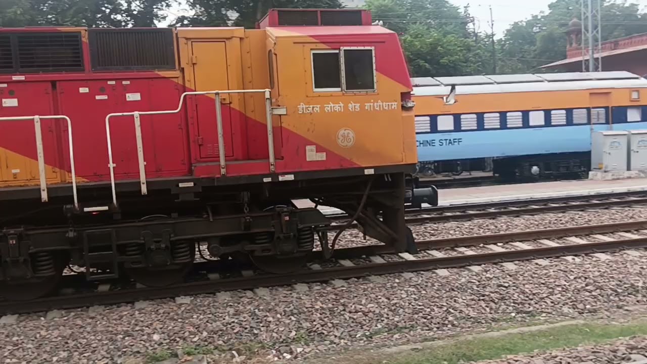 “INDIAN RAILWAYS FREIGHT & EXPRESS ACTION | 6 TRAINS AT ALWAR JUNCTION 🚉✨