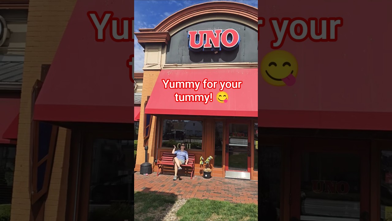 UNO, Pizza and Jalapeno.USA.Пица с Холопиньей (острый перец) США.