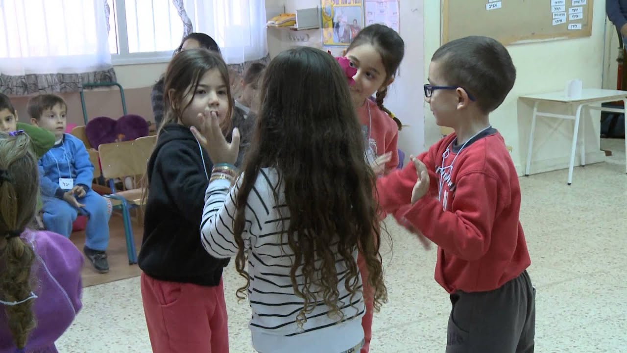 ‫רוקדים וחברים   ריקודי עם וכישורים חברתיים2‬‎ - YouTube